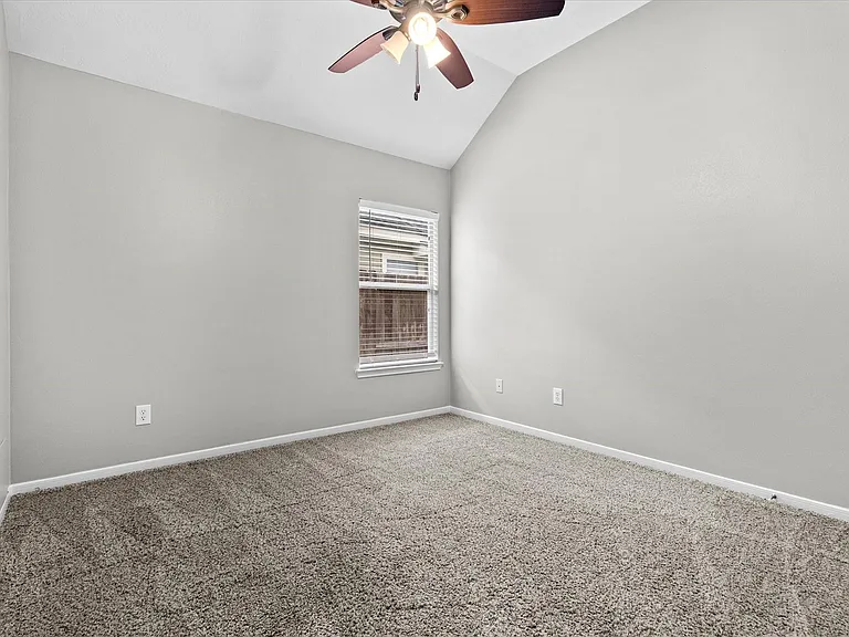 12719 Hart Hollow Ln — Photo 18