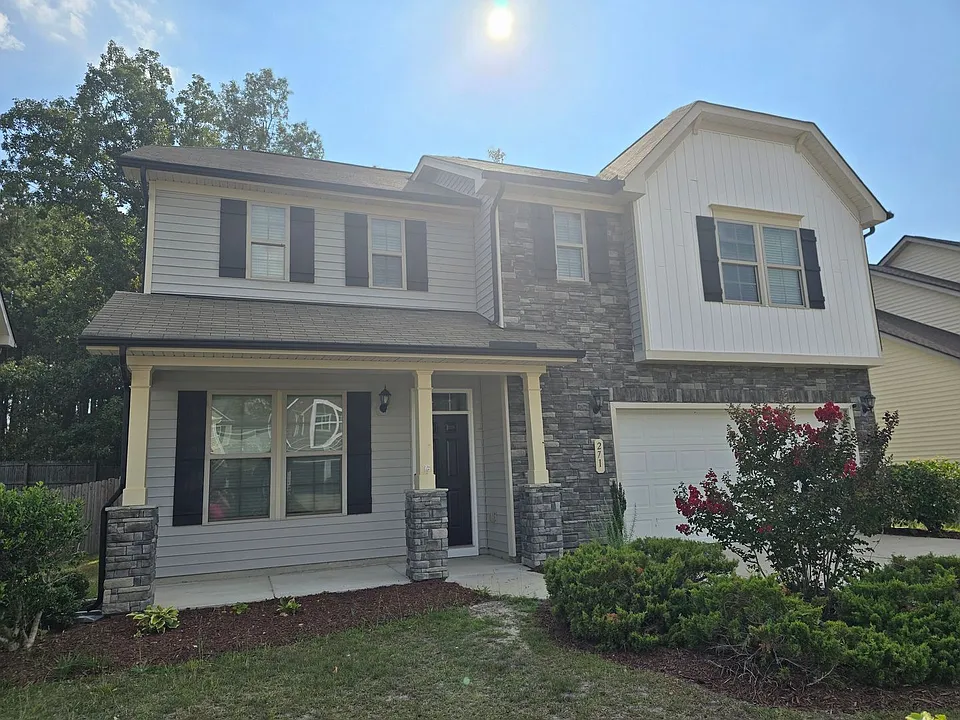 271 River Oak St