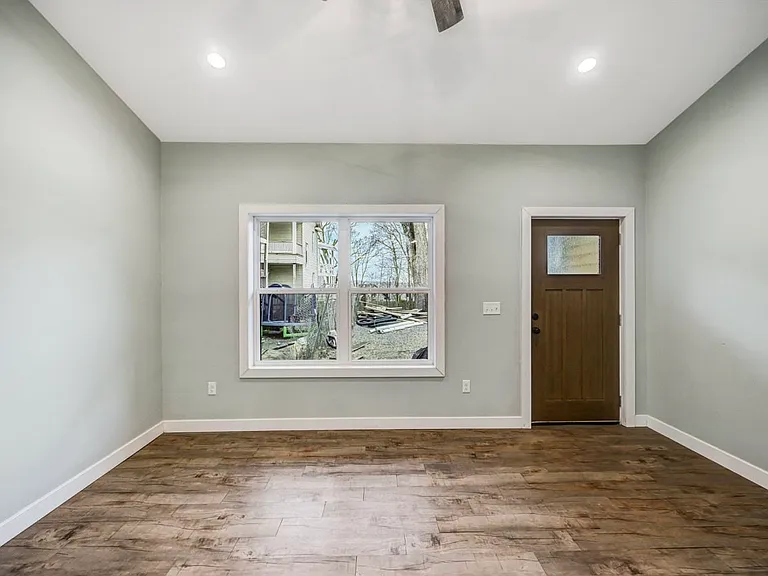 629 Prescott Ave #1 — Photo 11