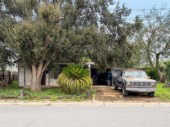 2nd image of 600 N 20th St
