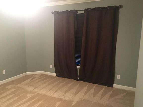 4th image of 2310 Elliott Ave APT 405