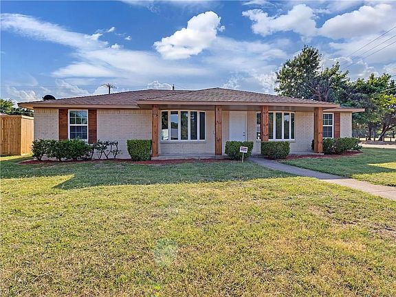2nd image of 3805 Oak Arbor Dr