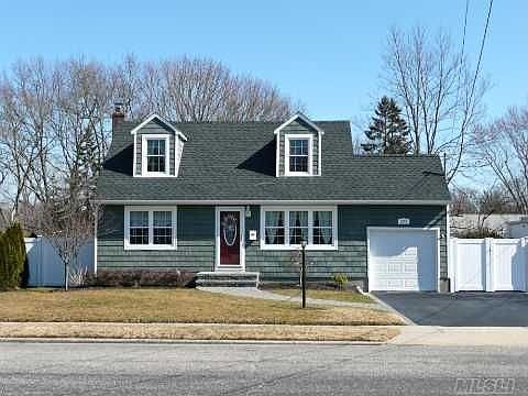 1st image of 233 Schoenfeld Blvd