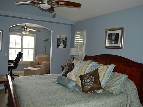 5th image of 2402 SE Sapphire Terrace