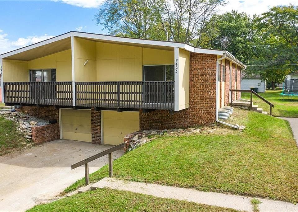 8421 Kessler St, Overland Park, KS 66212 | Zillow
