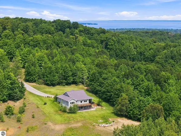 7684 N Gerber Rd, Northport, MI 49670