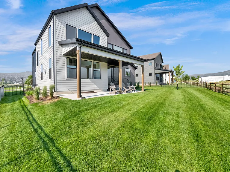 2832 E Hayloft Ln — Photo 26