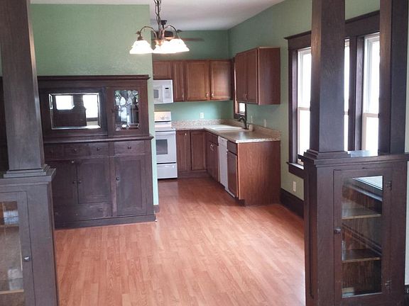 4th image of 1132 Elm St S