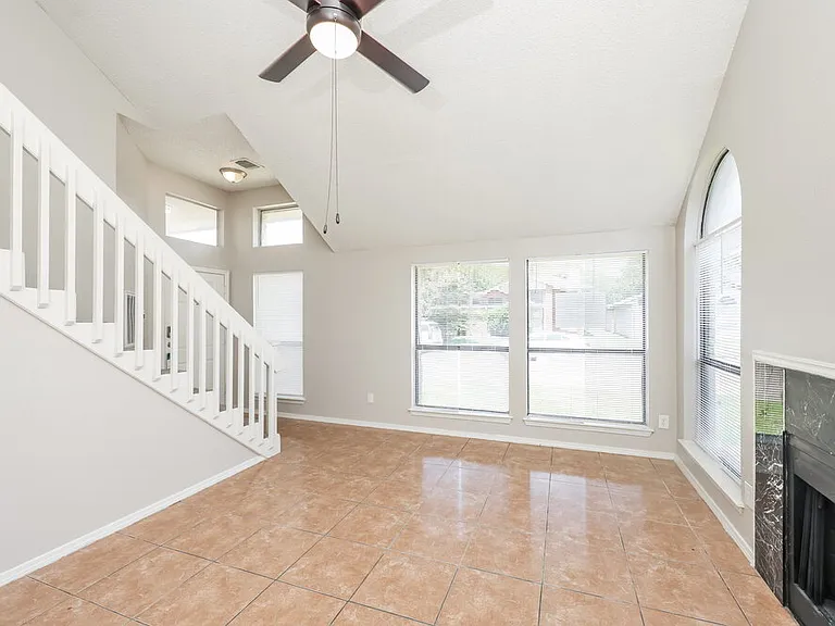 2728 Oak Bend Ln — Photo 7