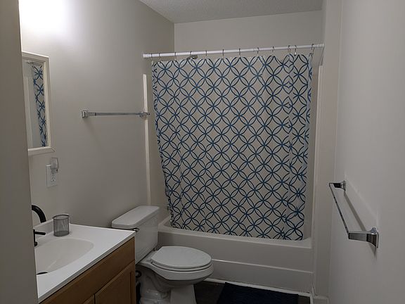 4th image of 302 Gant St #A