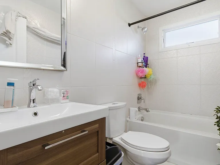 431 Forest St — Photo 8