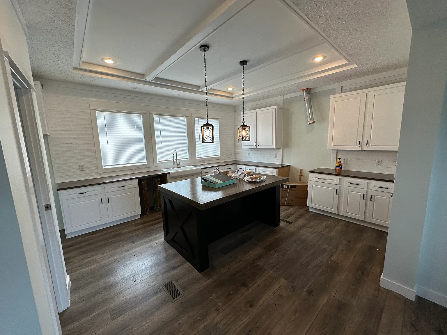 3 bed, 2400 sqft, $2,500 — Photo 3