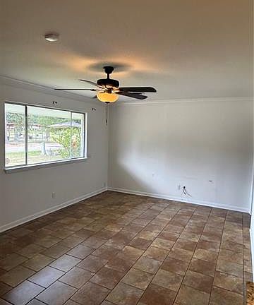 3rd image of 407 E Illinois Ave
