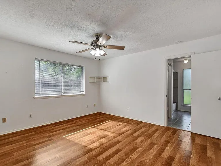 1311 Oak Hollow Dr — Photo 12