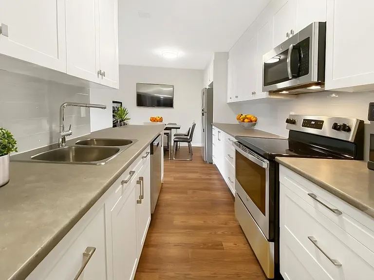 1020 Pembridge Cres — Photo 3