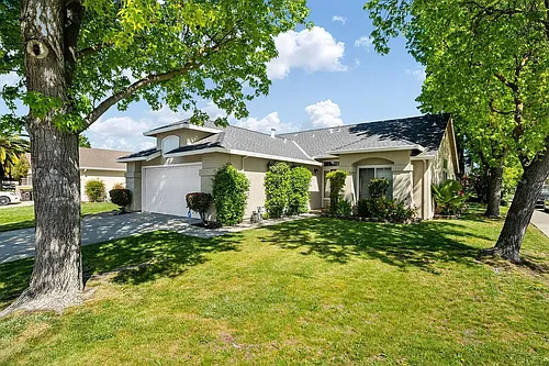 2109 Alta Sierra St Photo 1