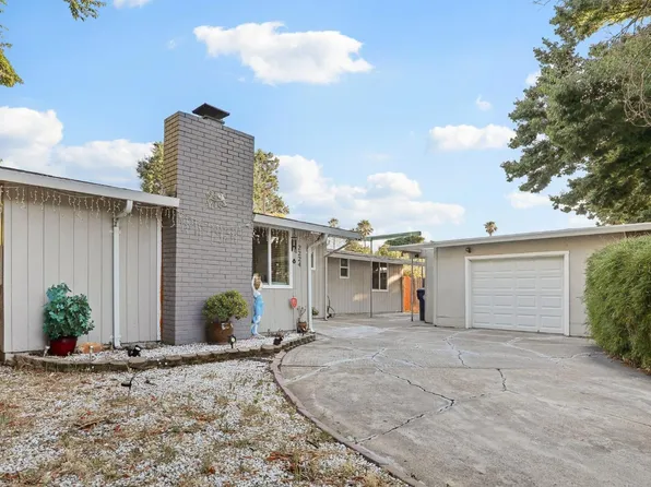 2224 Florin Rd, Sacramento, CA 95822