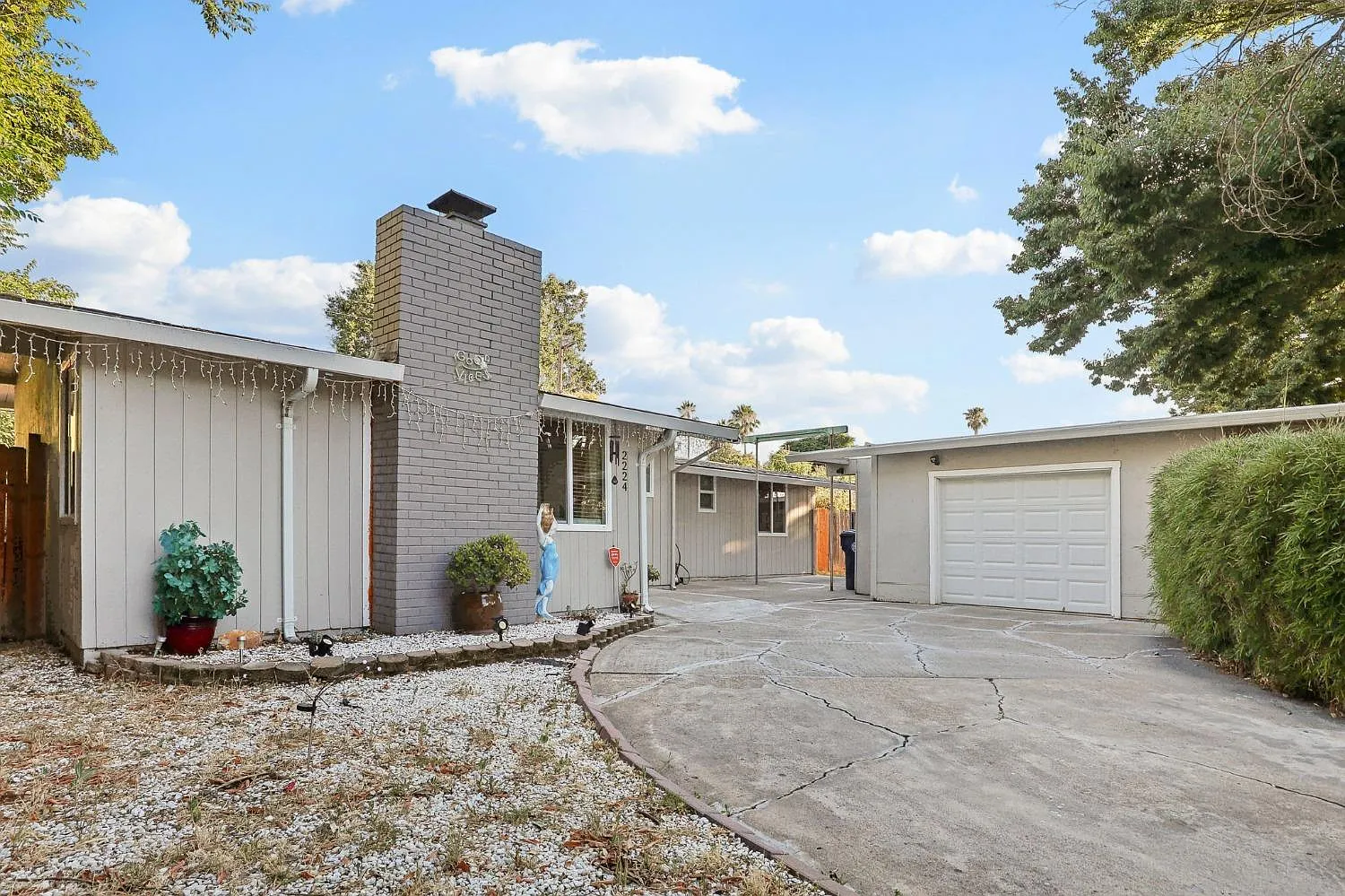 2224 Florin Rd photo 1