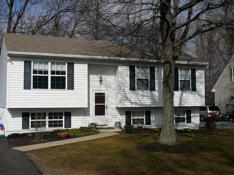 1st image of 936 Kimberly Way