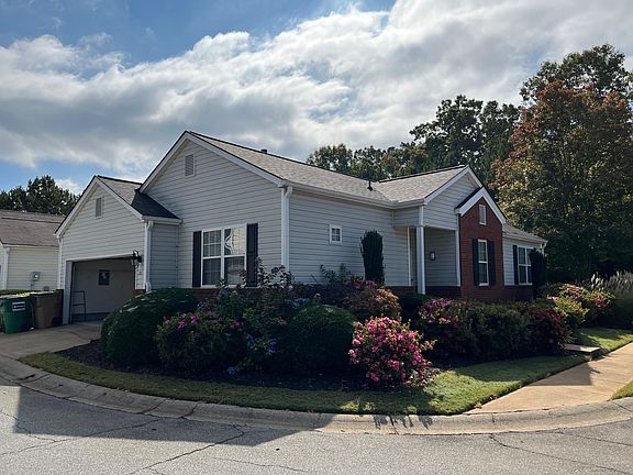 2nd image of 213 W Oaks Pl