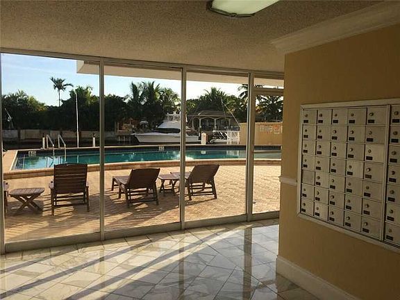3rd image of 2020 NE 135th St APT 403