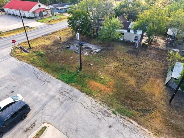 302 E Parsons St, Manor, TX 78653