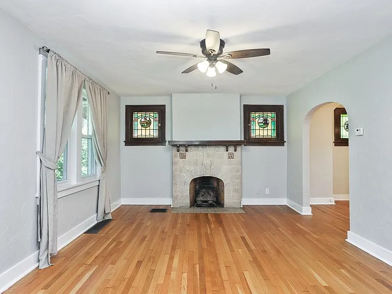 804 Center Ave — Photo 6