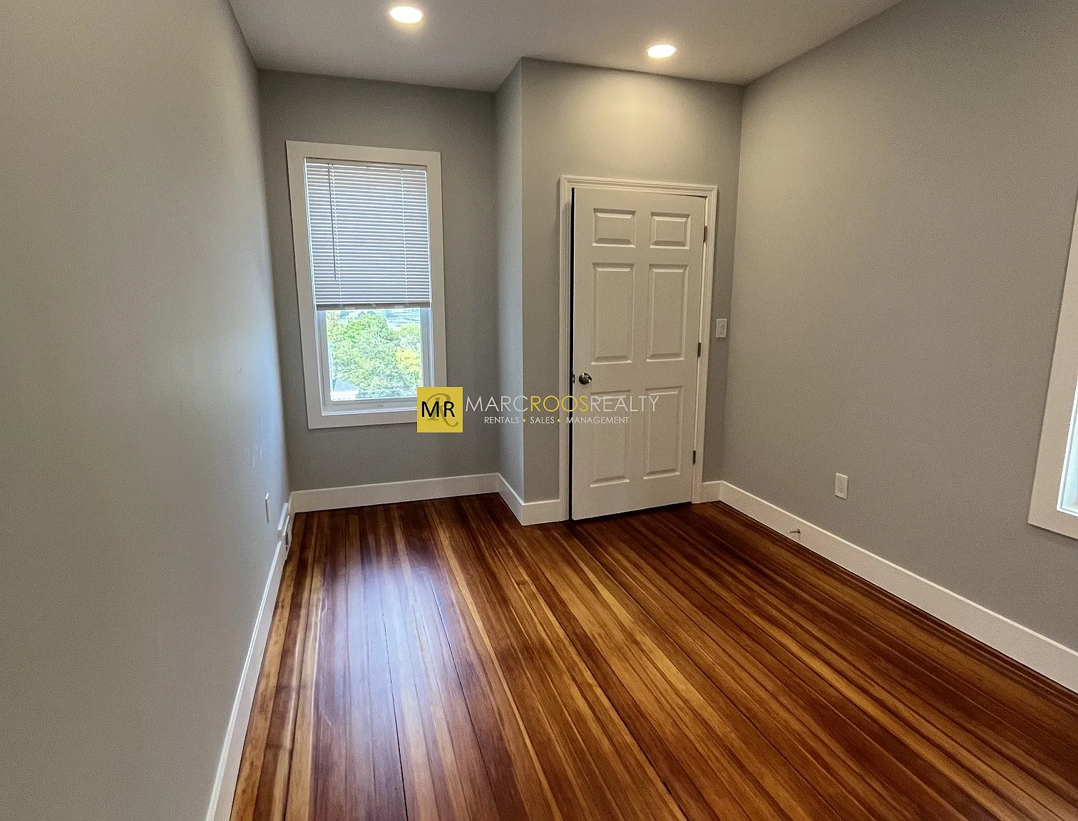 4 bed, 9999 sqft, $3,900 — Photo 4