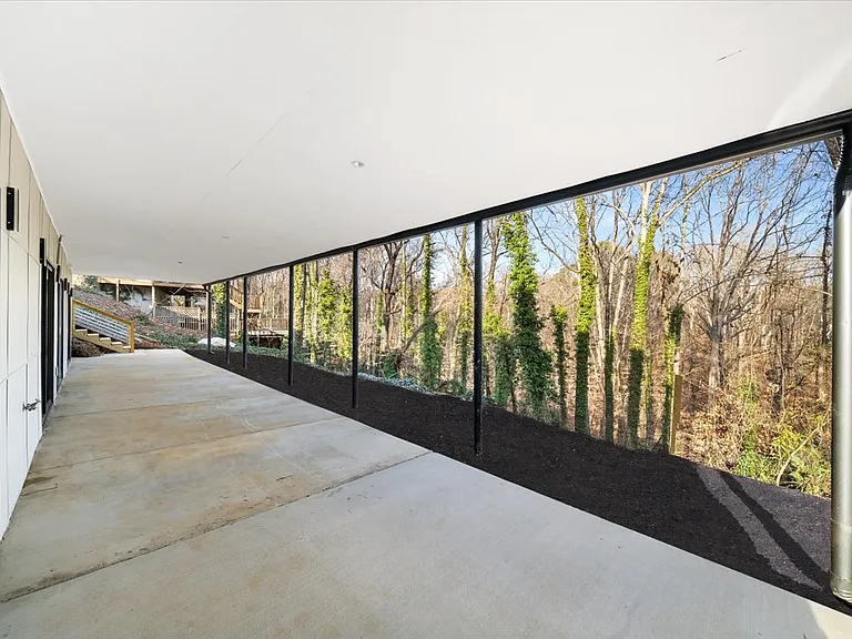 250 Bruton Way — Photo 46