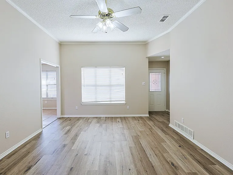 9708 Aberdeen Ave — Photo 11