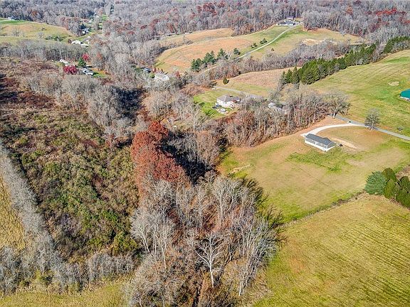 3rd image of 4300 Foxfire Dr