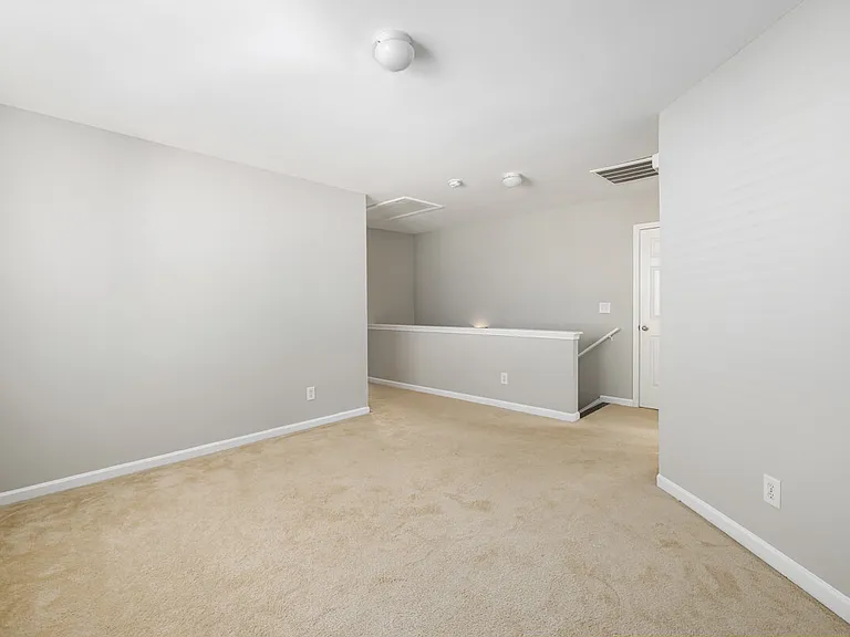 3030 Remington Oaks Cir — Photo 2