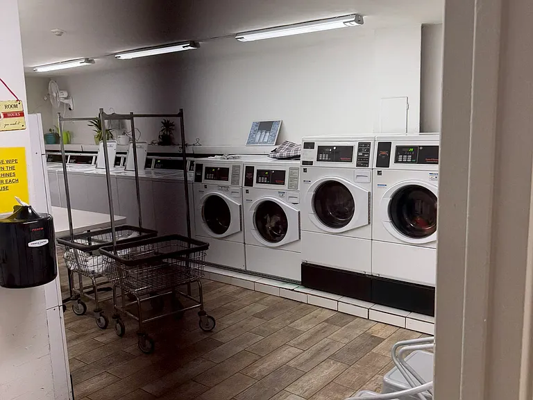 39 E 39th St #2L — Photo 9