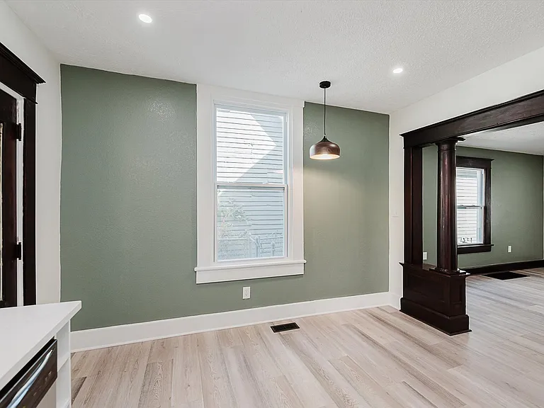 1422 Olive St — Photo 6