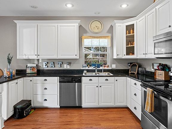 5th image of 311 W Beers St