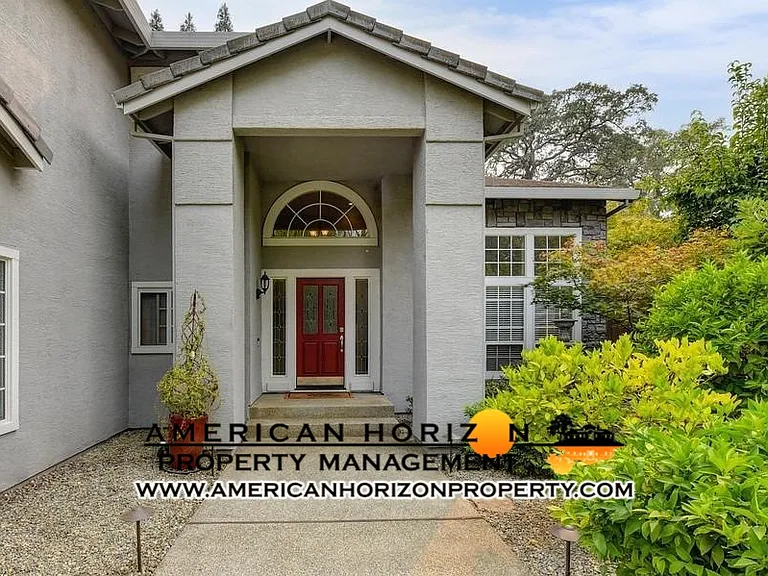 128 Burrill Dr — Photo 3
