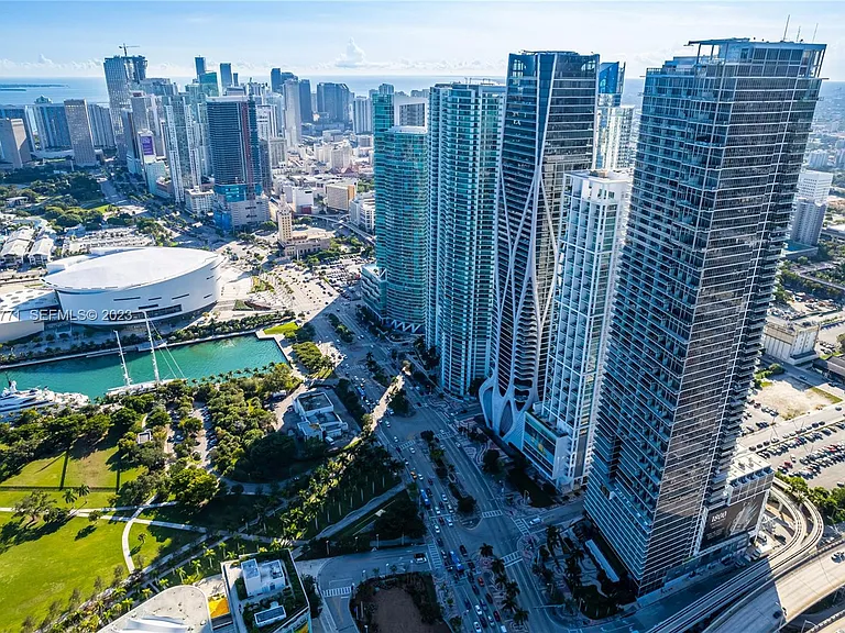 1100 Biscayne Blvd — Photo 6