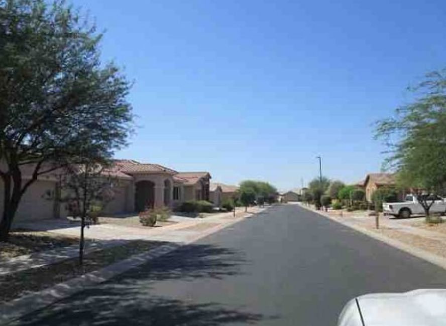 Exterior Neighborhood (street photo)