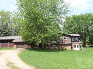 1304 80th St, Hampton, IA 50441