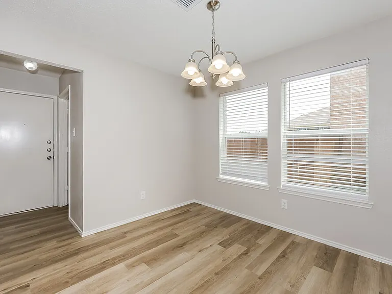 2628 Loch Wood Dr — Photo 6