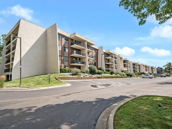 2455 Londin Ln E APT 323, Maplewood, MN 55119