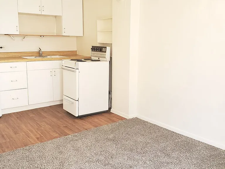 114 N Mission St — Photo 3