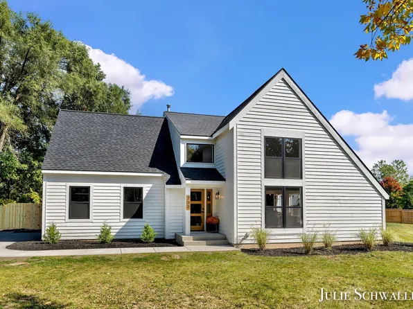 700 Spaulding Ave SE, Ada, MI 49301