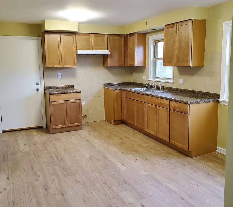 1st image of 6757 S Rockwell St APT 2E