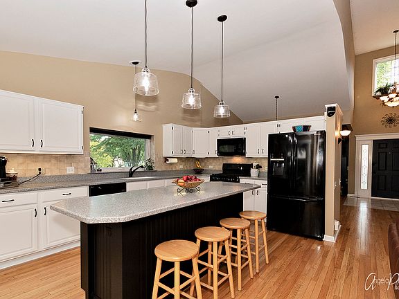 4th image of 1194 Popes Creek Cir