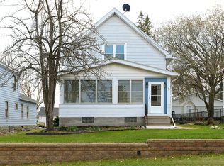 9 1st St SE, Faribault, MN 55021