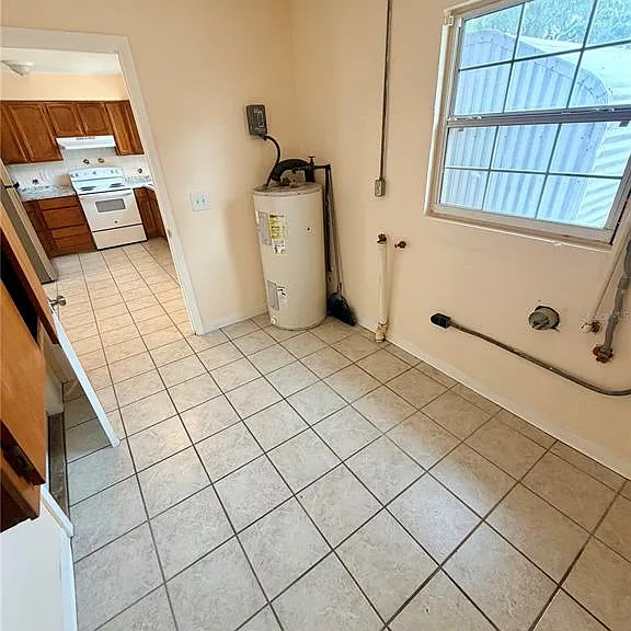 506 Holt Cir — Photo 13