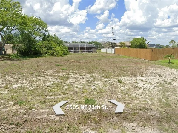 1505 NE 13th St, Cape Coral, FL 33909