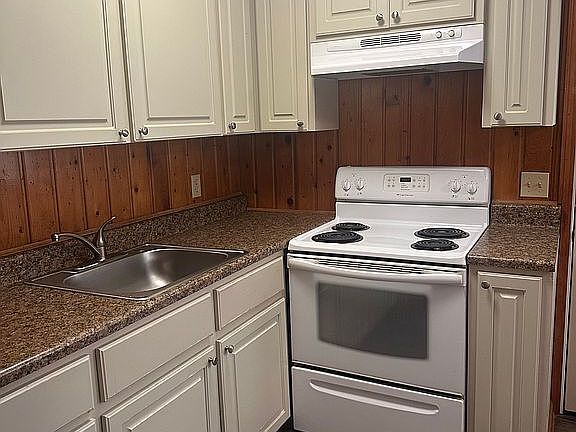 2nd image of 103 Martin Dr