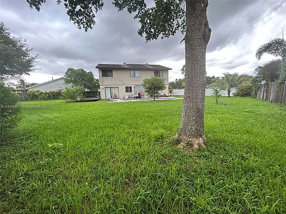 2nd image of 9447 NW 46th St